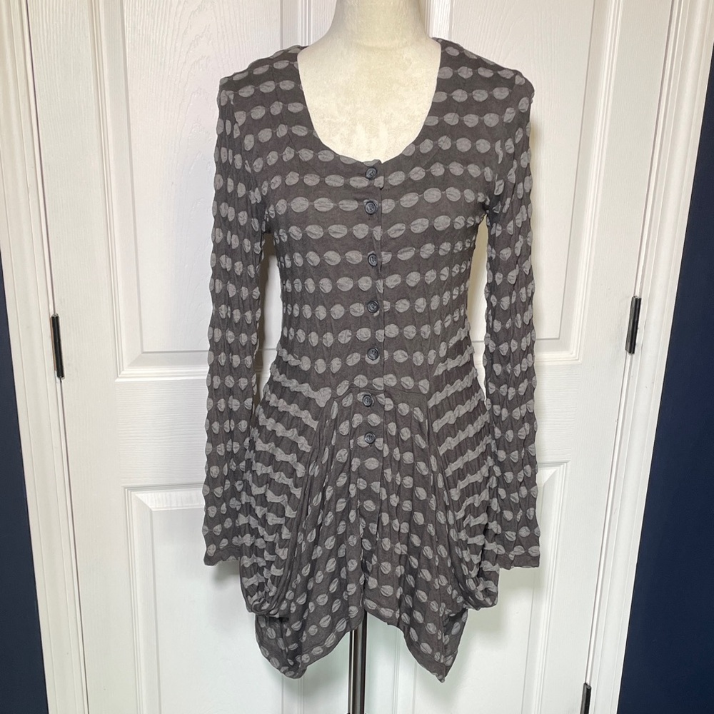 NWT Cannisse France Gray Long Sleeve Button Front Tunic Size Medium